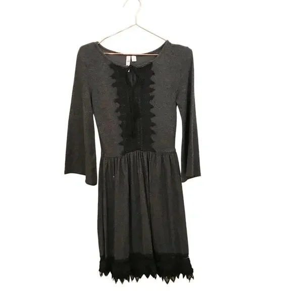 Francesca’s Alya boho long sleeve dress with tassel and crochet lace trim - Picture 1 of 9